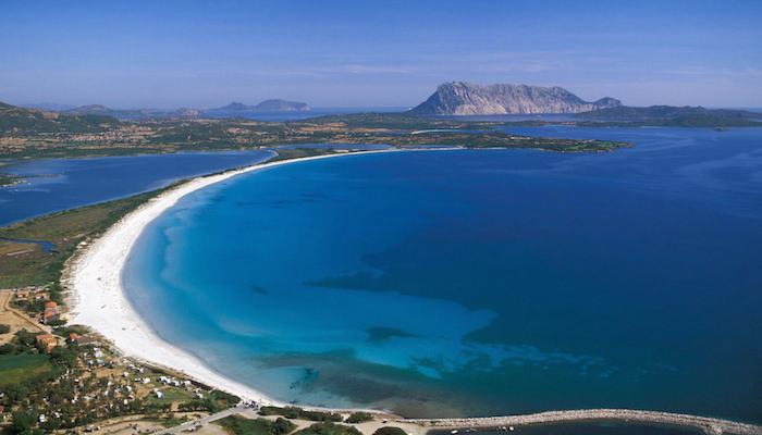 a picture of la cinta beach in sardinia