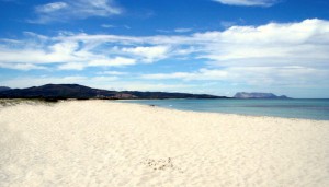 a picture of spiaggia di budoni