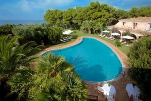 a picture of the outdoor swimming pool at boutique hotel catarina in Villasimius, in south-east Sardinia, Italy.