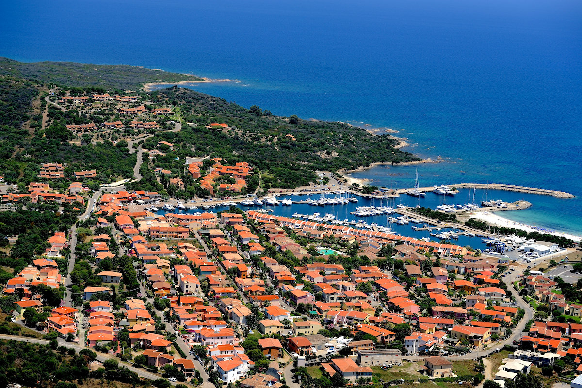 a picture of Porto Ottiolu, a small seaside village in north-east Sardinia, Italy.