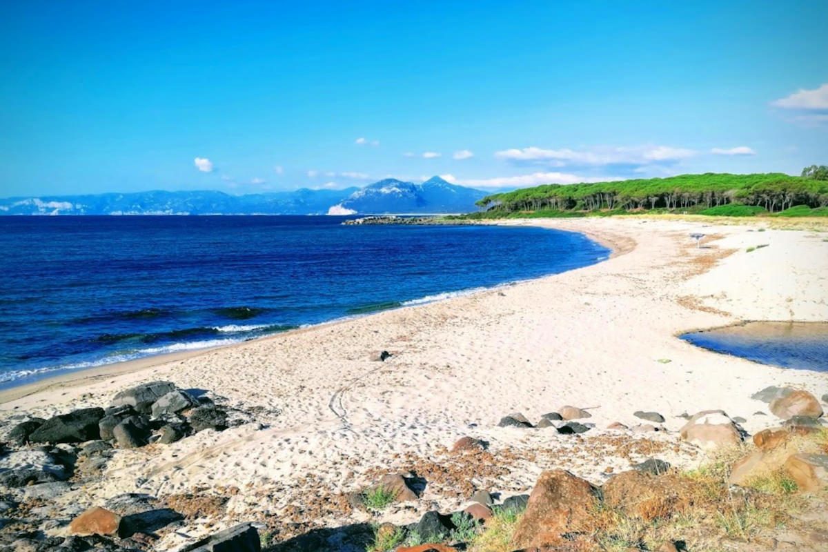 a picture of Spiaggia di Foghe Pizzinna, a small beach near Orosei, east Sardinia, Italy.